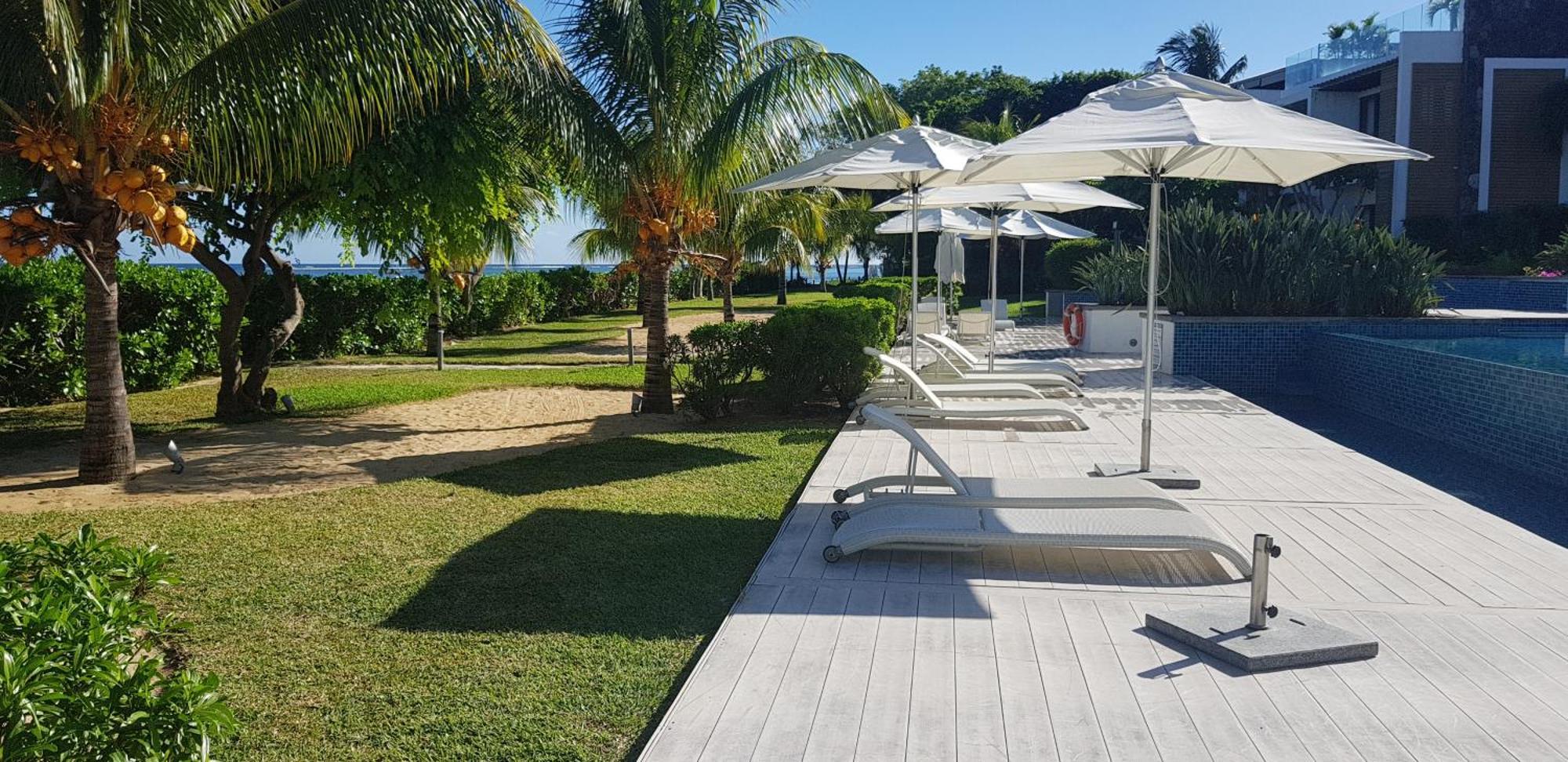 Cap Ouest Luxury Beachfront Flic-en-Flacq Eksteriør bilde