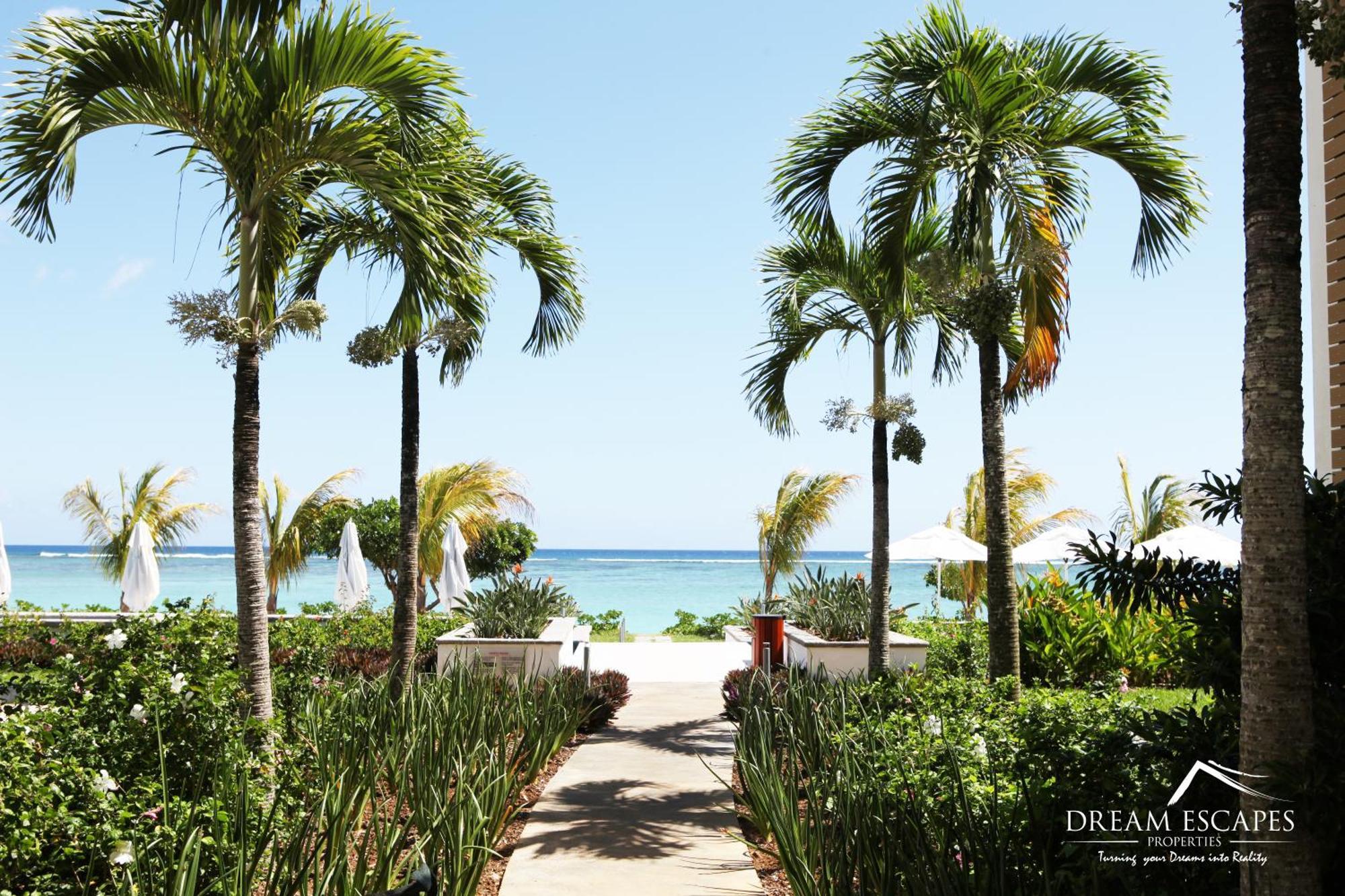 Cap Ouest Luxury Beachfront Flic-en-Flacq Eksteriør bilde